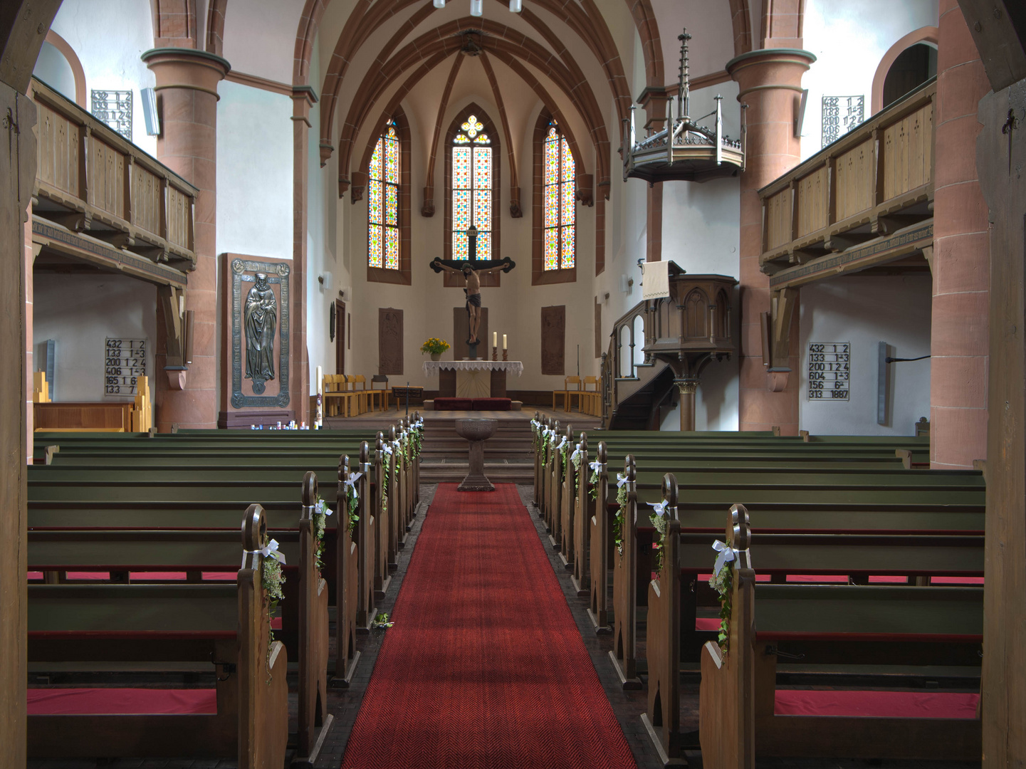 Innenansicht Stadtkirche Biedenkopf (HDR)