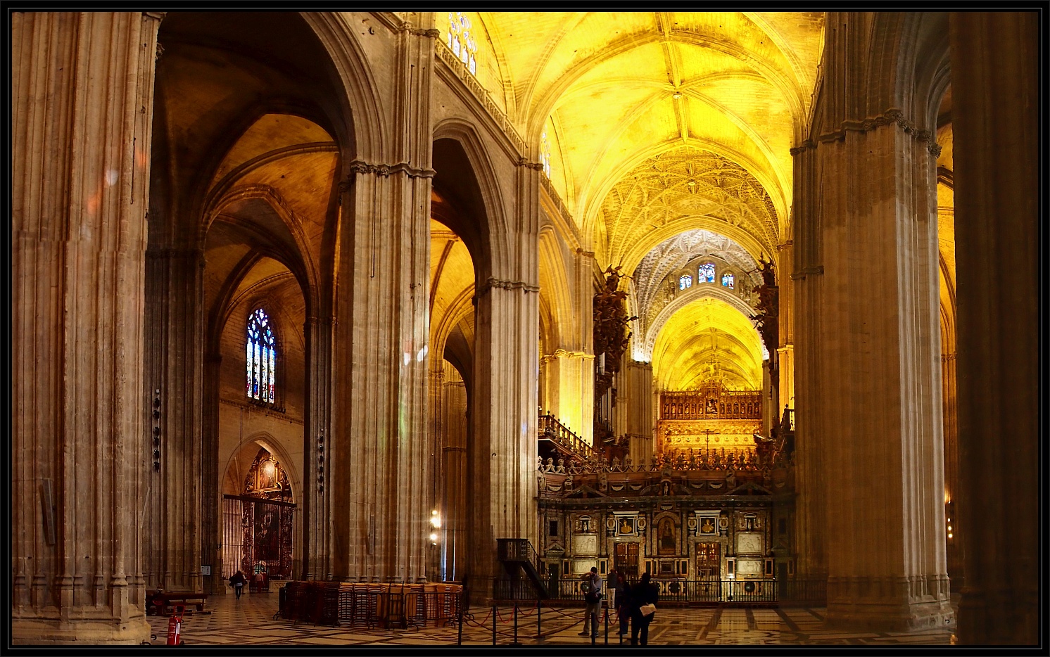 Innenaufnahme der Kathedrale von Sevilla