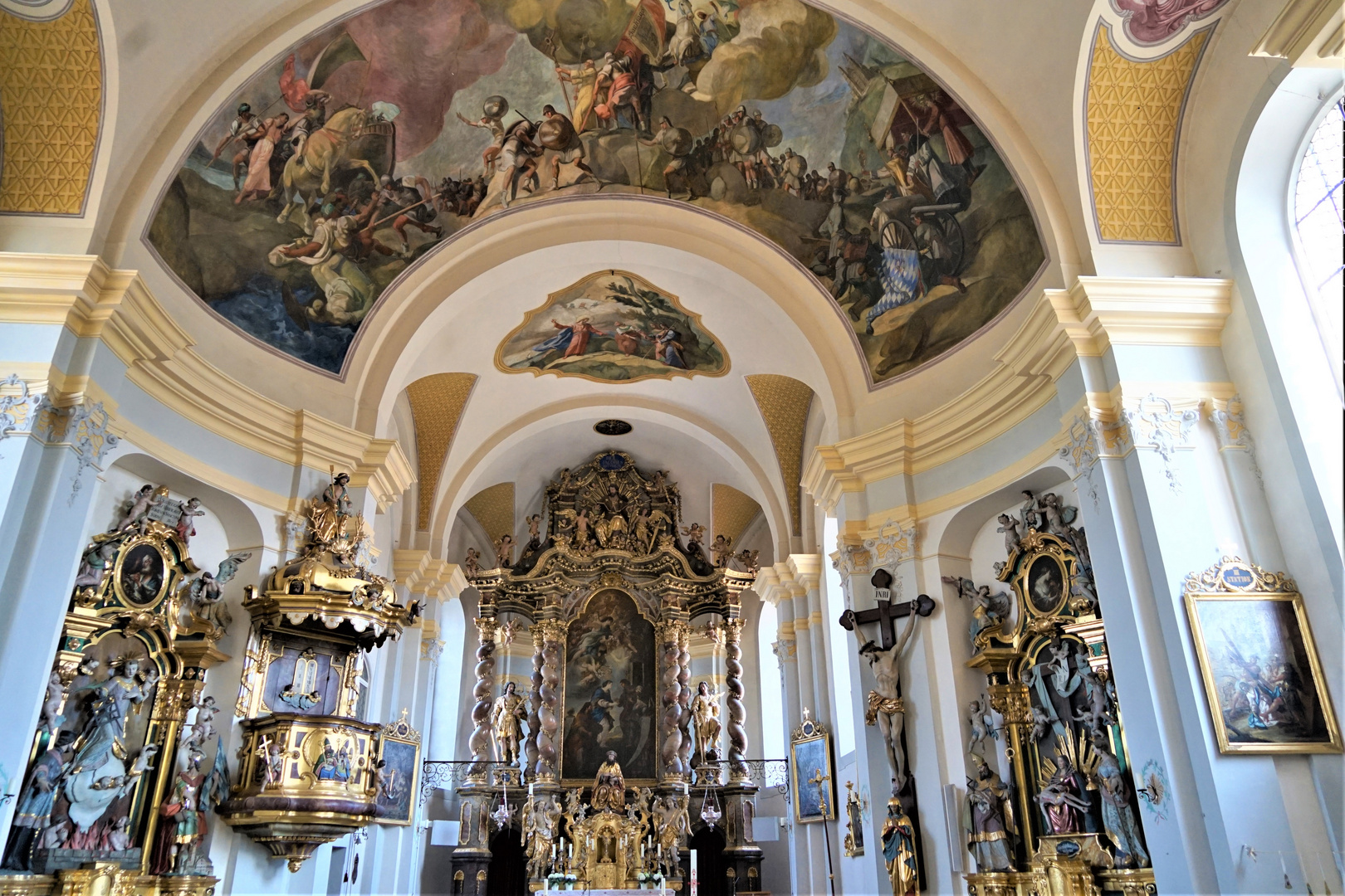 Innenaufnahme Kirche in Rohrdorf