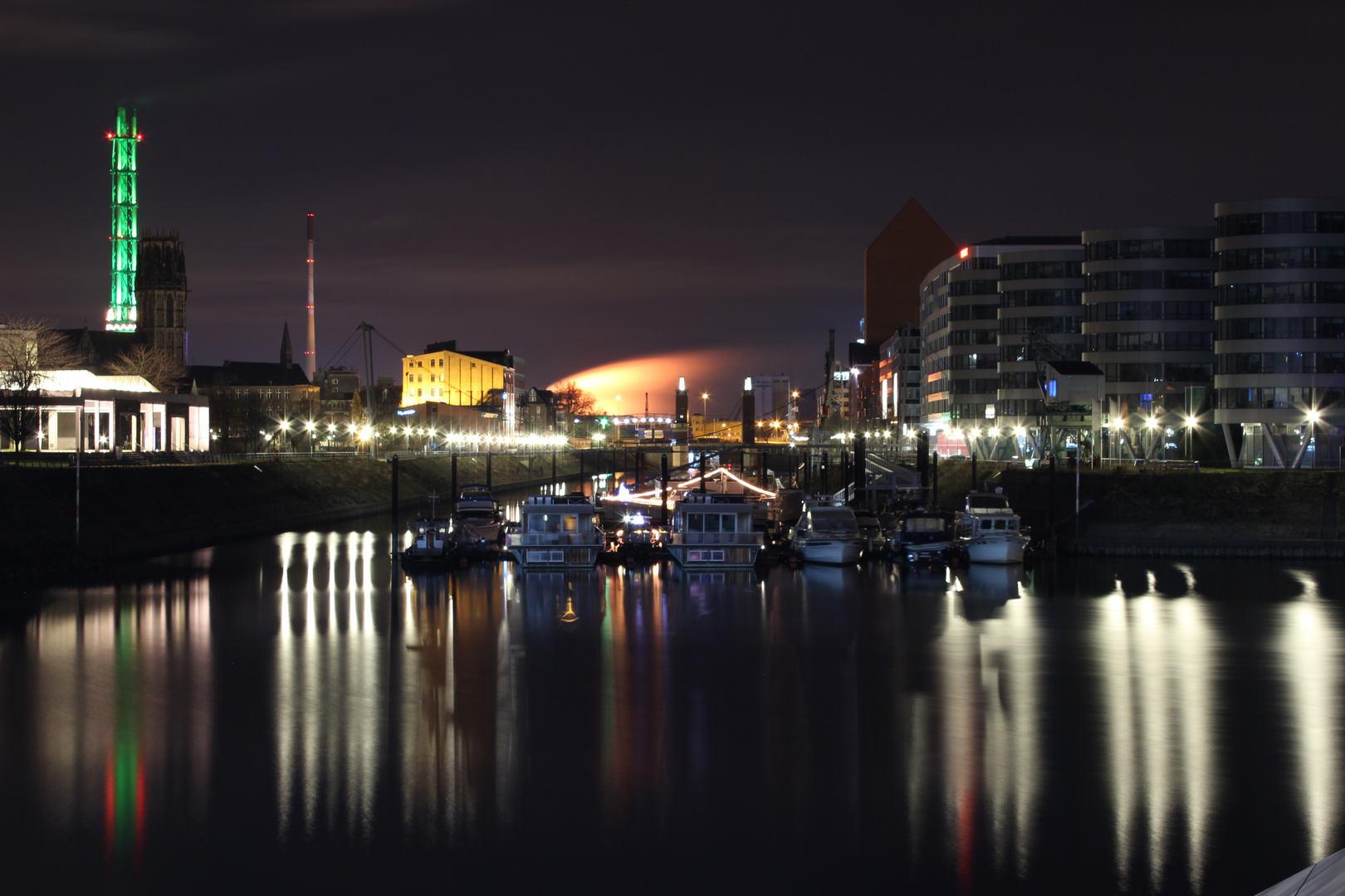 Innenhafen bei Nacht