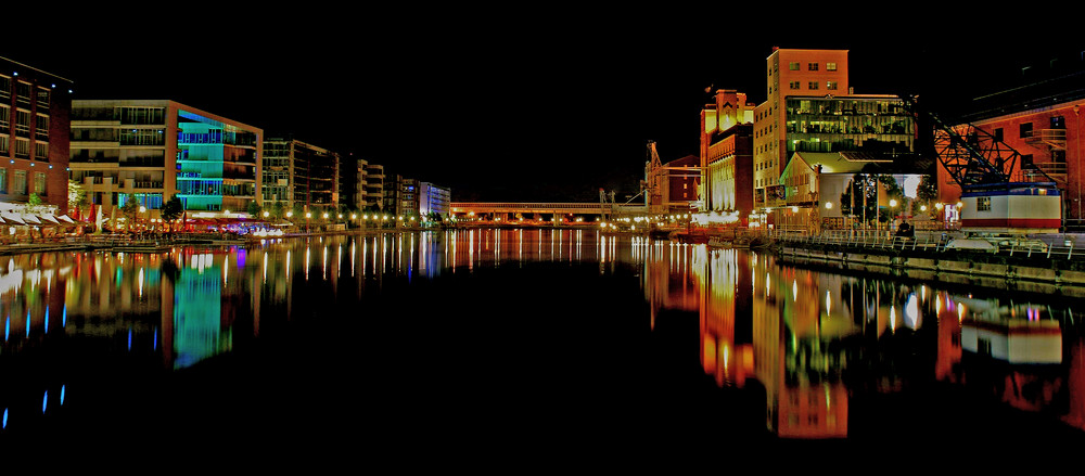 Innenhafen bei Nacht