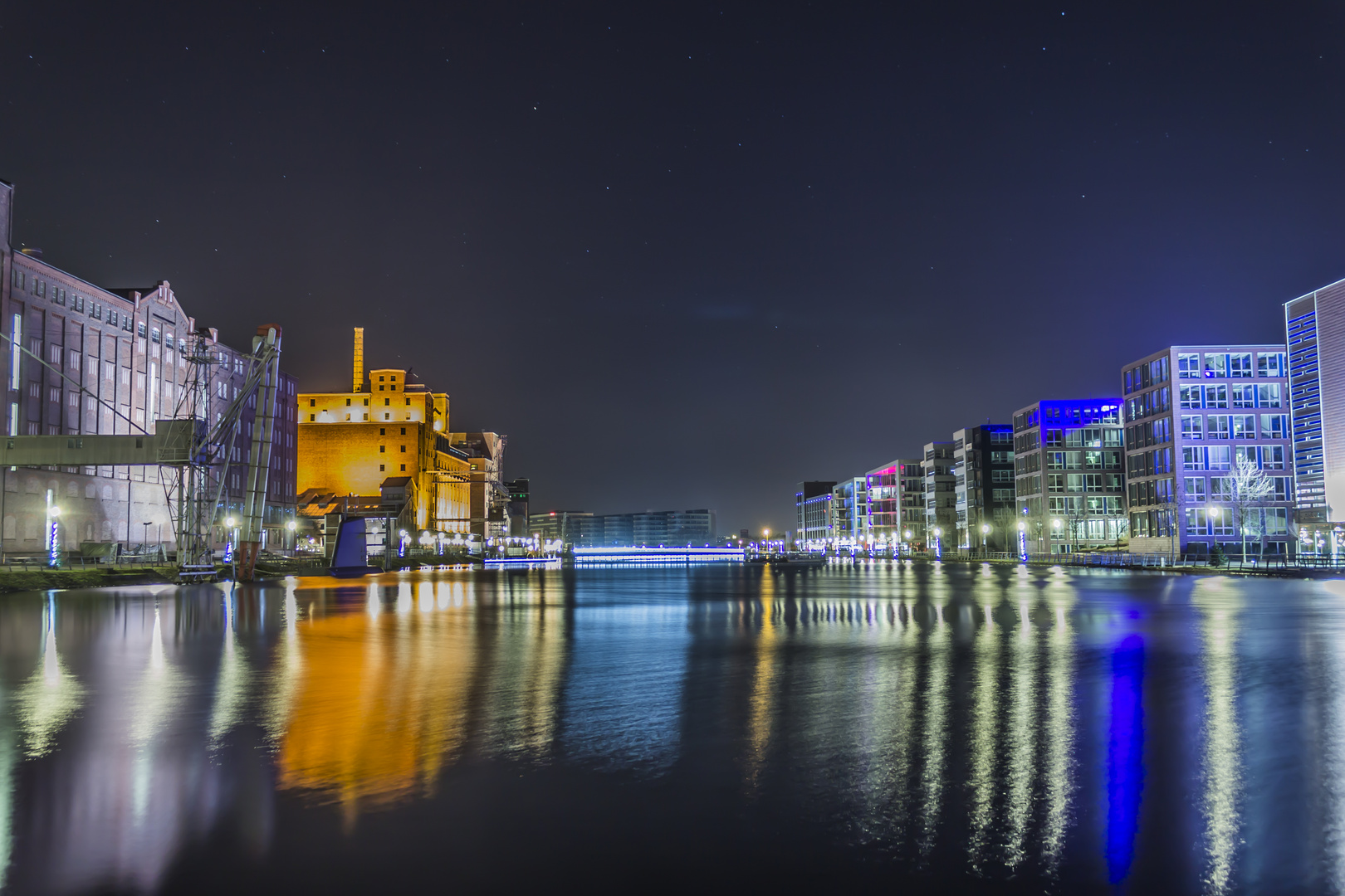 Innenhafen bei Nacht