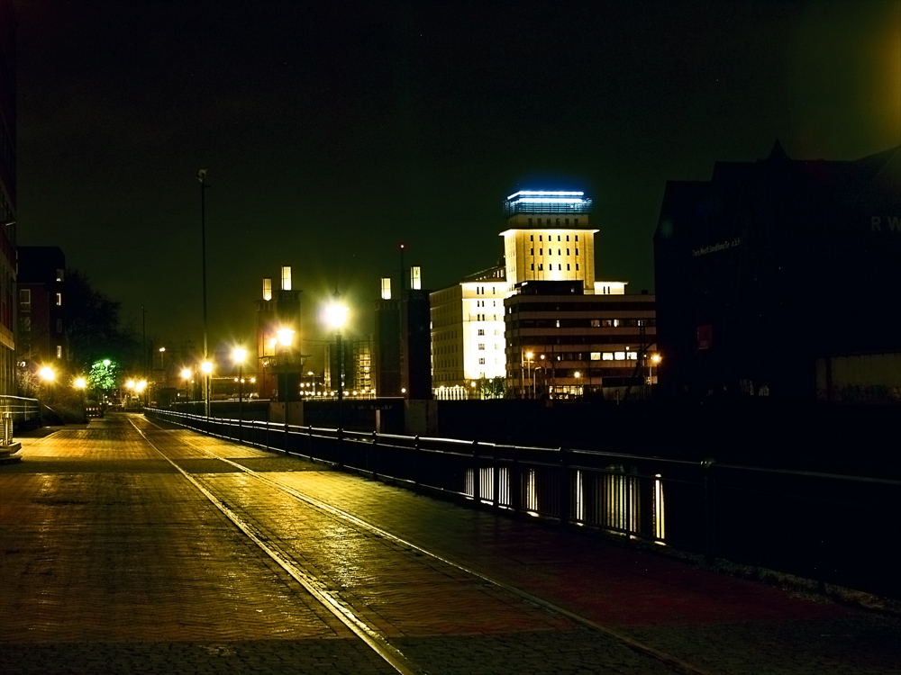 Innenhafen bei Nacht