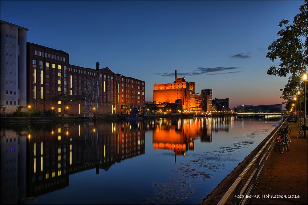 Innenhafen Duisburg .....