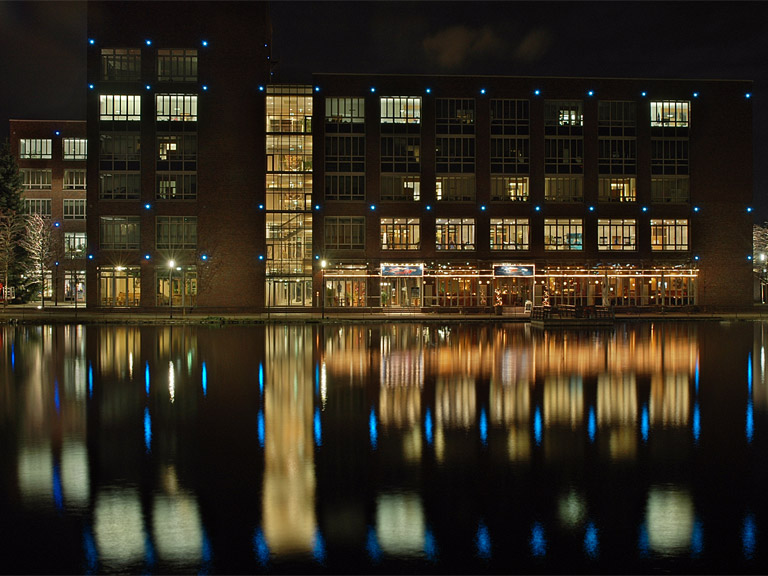 Innenhafen Duisburg - Alltours Gebäude