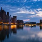 Innenhafen Duisburg am Abend