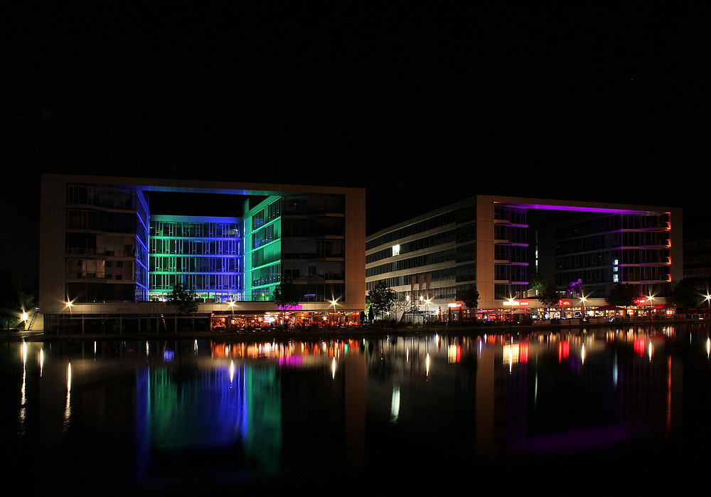 Innenhafen Duisburg bei Nacht (1)