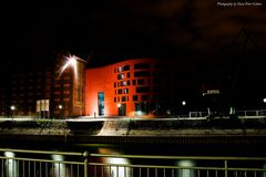 Innenhafen Duisburg bei Nacht