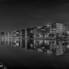 Innenhafen Duisburg bei Nacht 