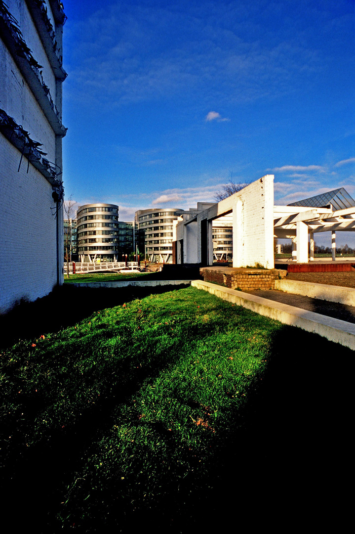 Innenhafen Duisburg - Garten der Erinnerung -1-