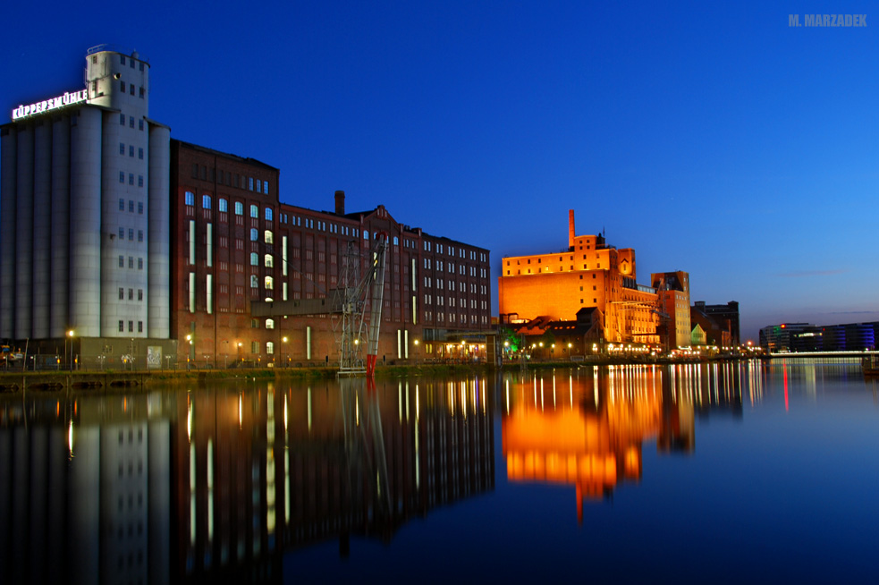 Innenhafen Duisburg - Küppersmühle von M. Marzadek 