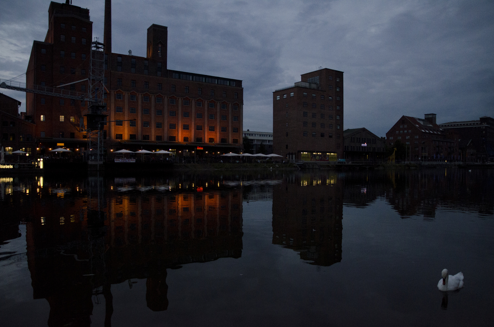 Innenhafen in den Dämmerung