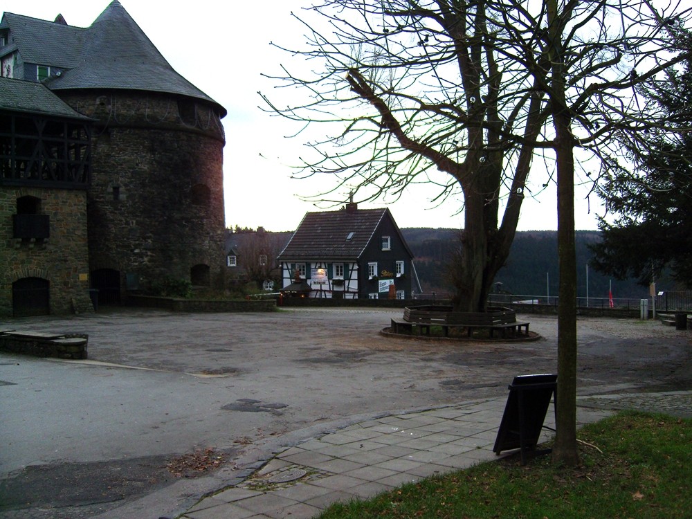 Innenhof auf Schloss Burg an der Wupper (Solingen-Burg)