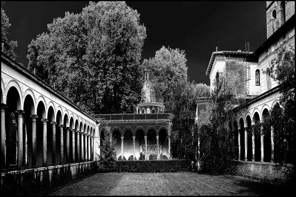 Innenhof der Friedenskirche im Park Sanssouci