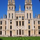 Innenhof eines Colleges in der britischen Universitätsstadt Oxford im Hochsommer