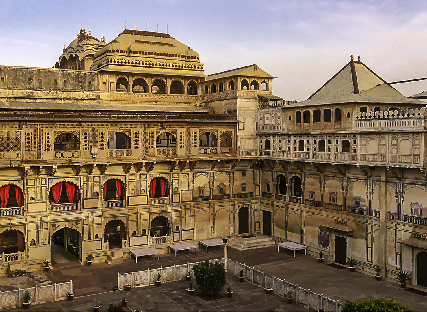 Innenhof im Stadtpalast von Karauli / Rajasthan (Indien)