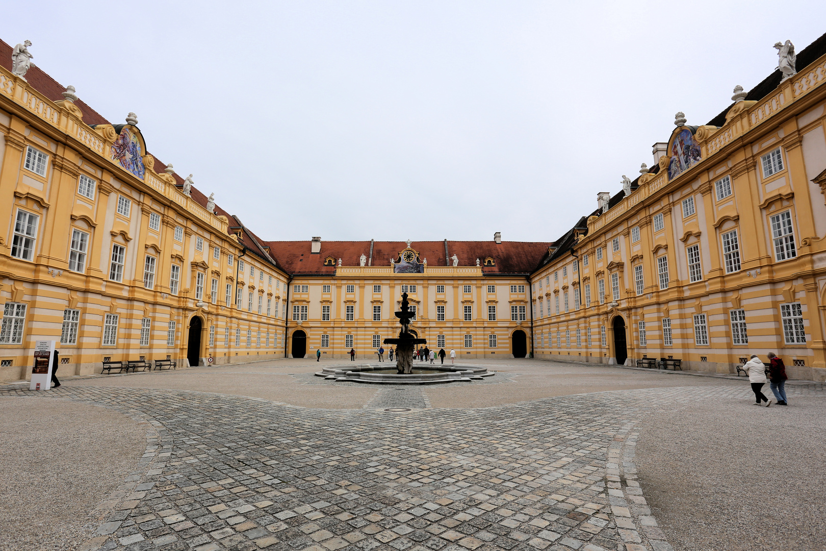 Innenhof im Stift Melk