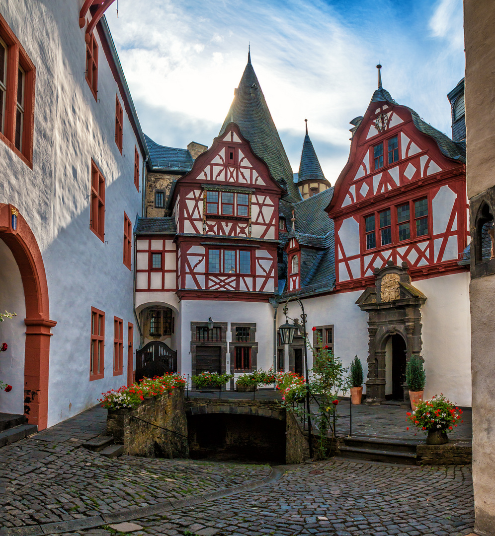 Innenhof Schloss Bürresheim