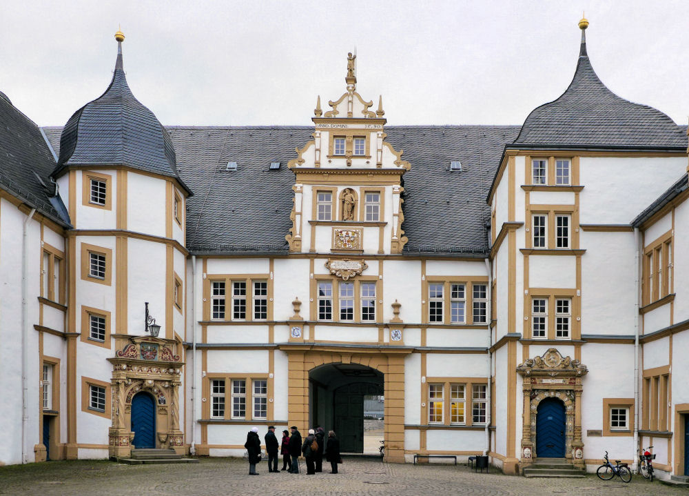 Innenhof Schloss Neuhaus