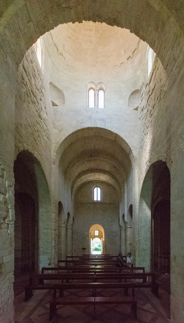 Innenraum der Kirche Santa Maria in Portonovo 3
