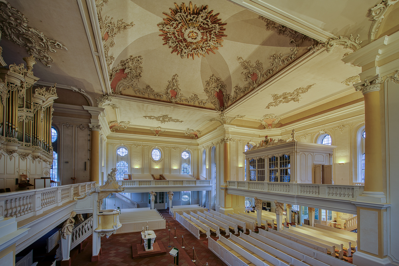 Innenraum der Ludwigskirche in Saarbrücken