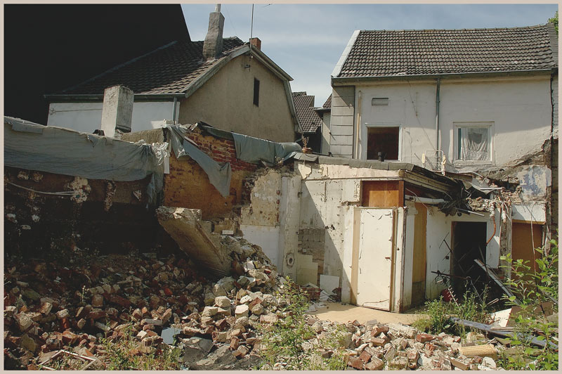 Innenstadt-Hinterhof - Zeichen der Vergänglichkeit