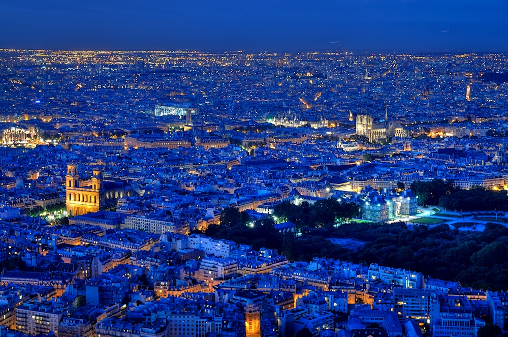 Innenstadt von Paris bei Nacht