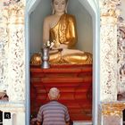 Innere Ruhe bei der Shwedagon-Pagode - Yangon, Myanmar