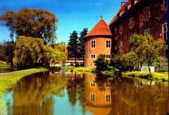 innerer burggraben um schloß raesfeld im münsterland