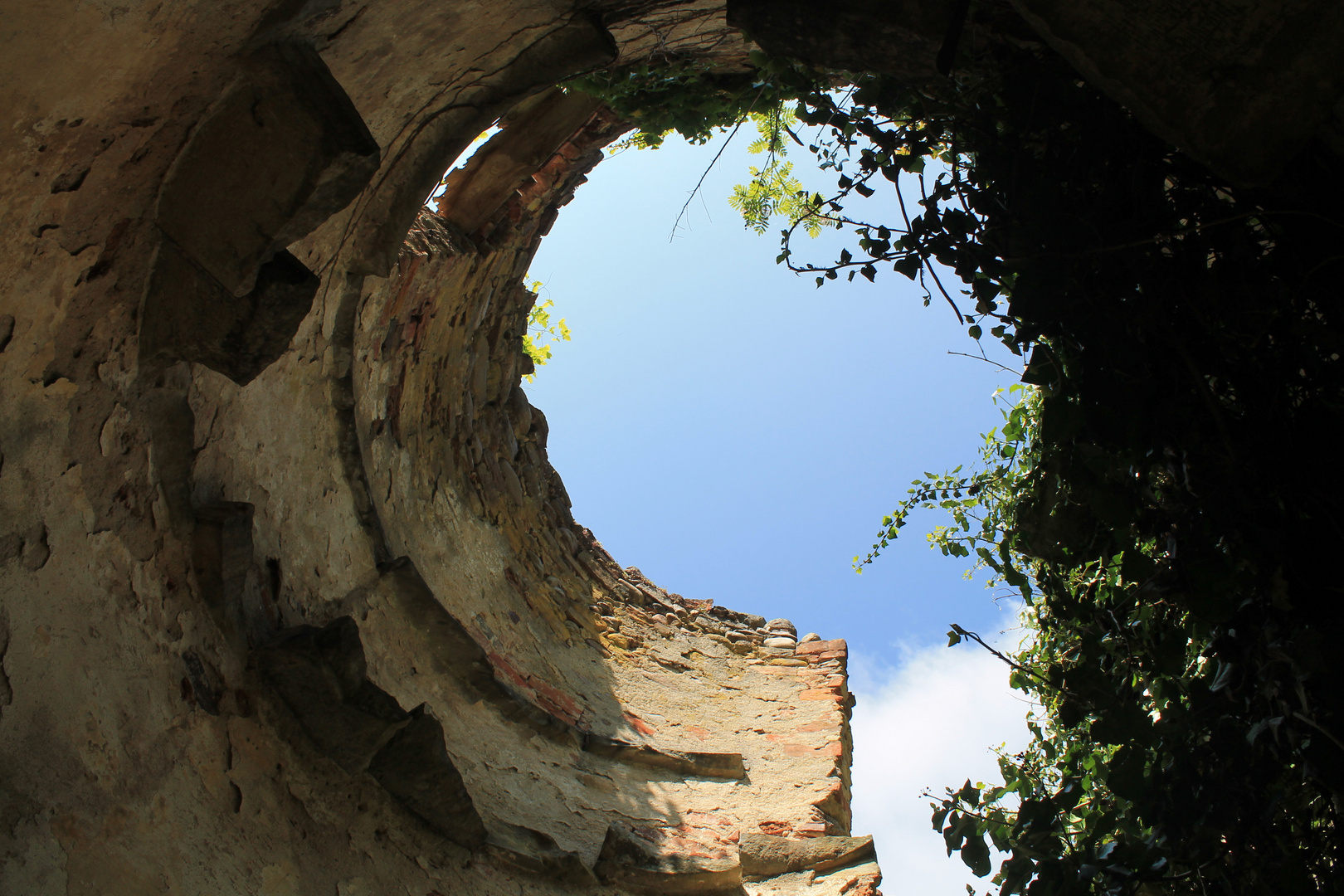 Innerer verfallener Turm 