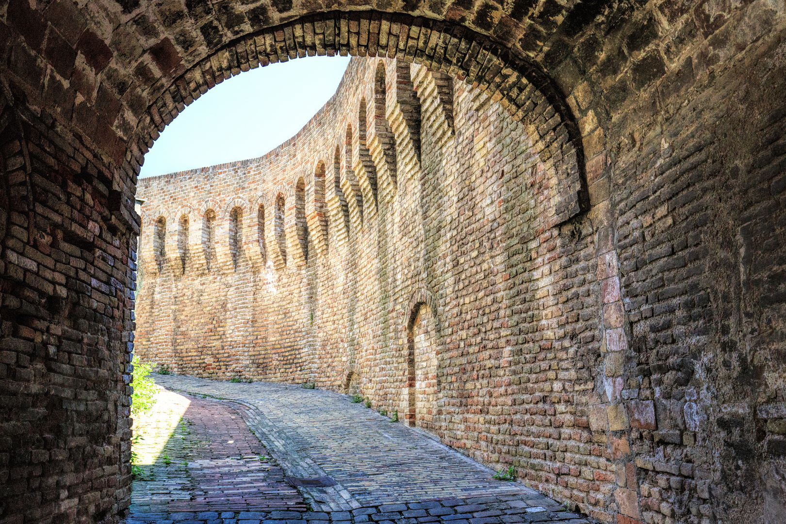 innerhalb der Stadtmauer