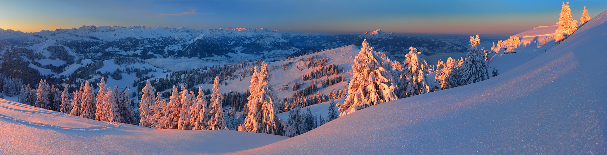 Innerschweizer Morgen (240° Pano)