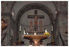 Innichen Stiftskirche mit  Altar