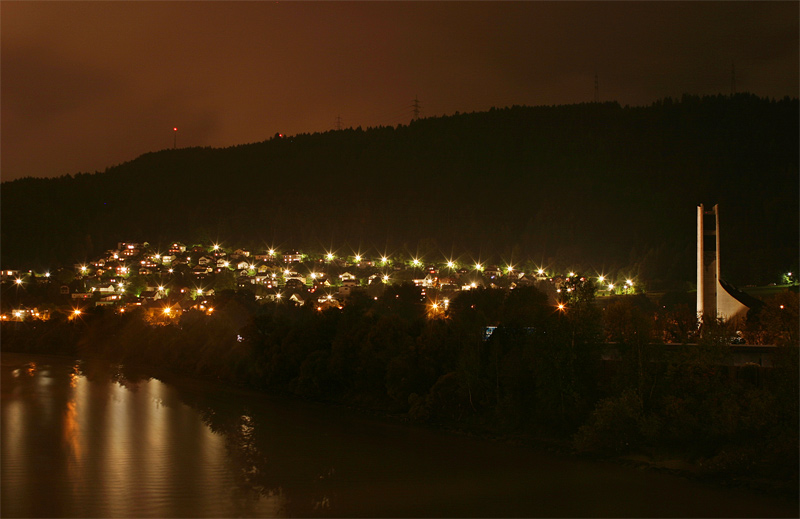 Innsbruck bei Nacht - Mentlberg