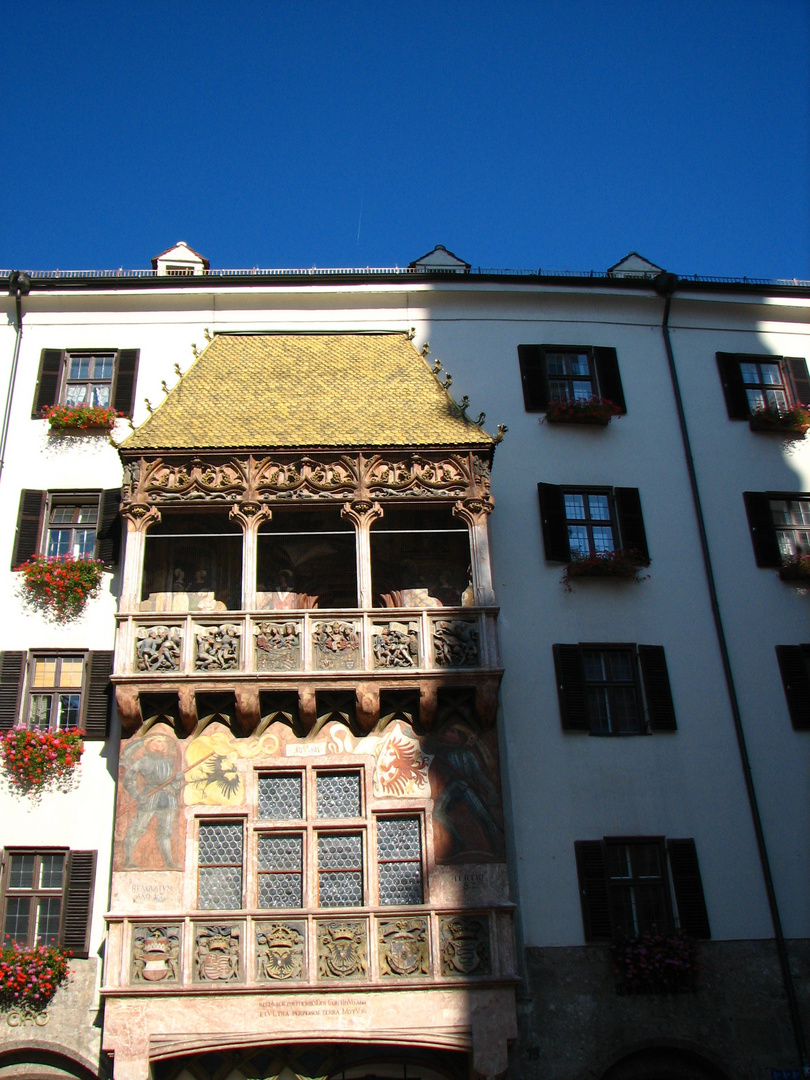 INNSBRUCK MIT GOLDENEM DACHL