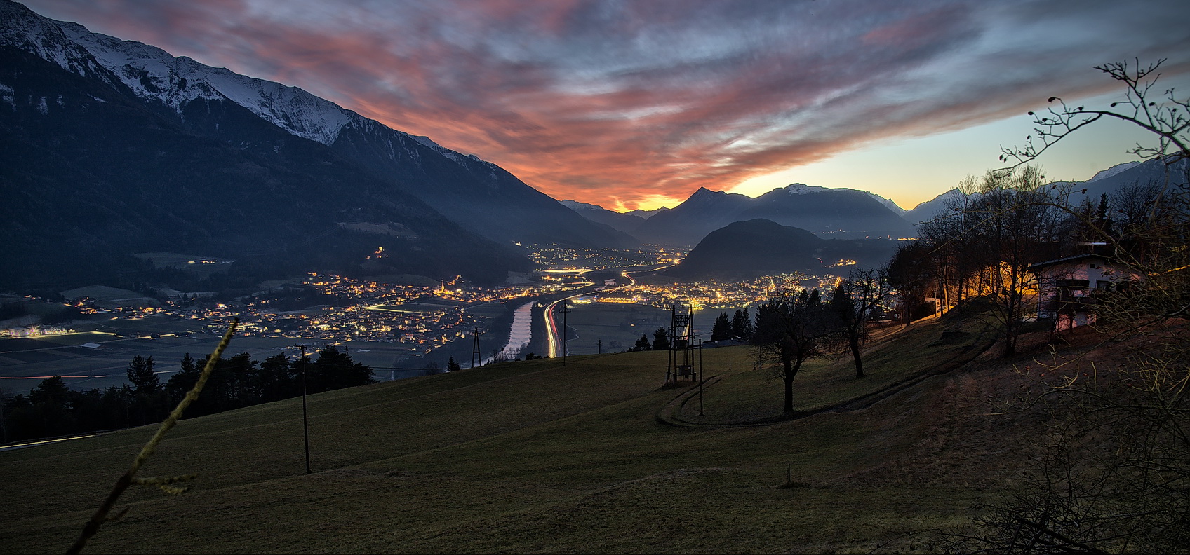 Inntalblick vom Weiler Bairbach auf Telfs