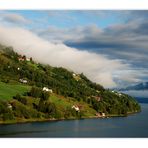 < Innvikfjord >