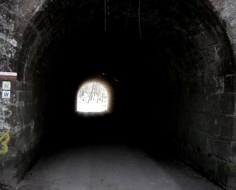 Ins Licht ...am Ende des Tunnels im Licht