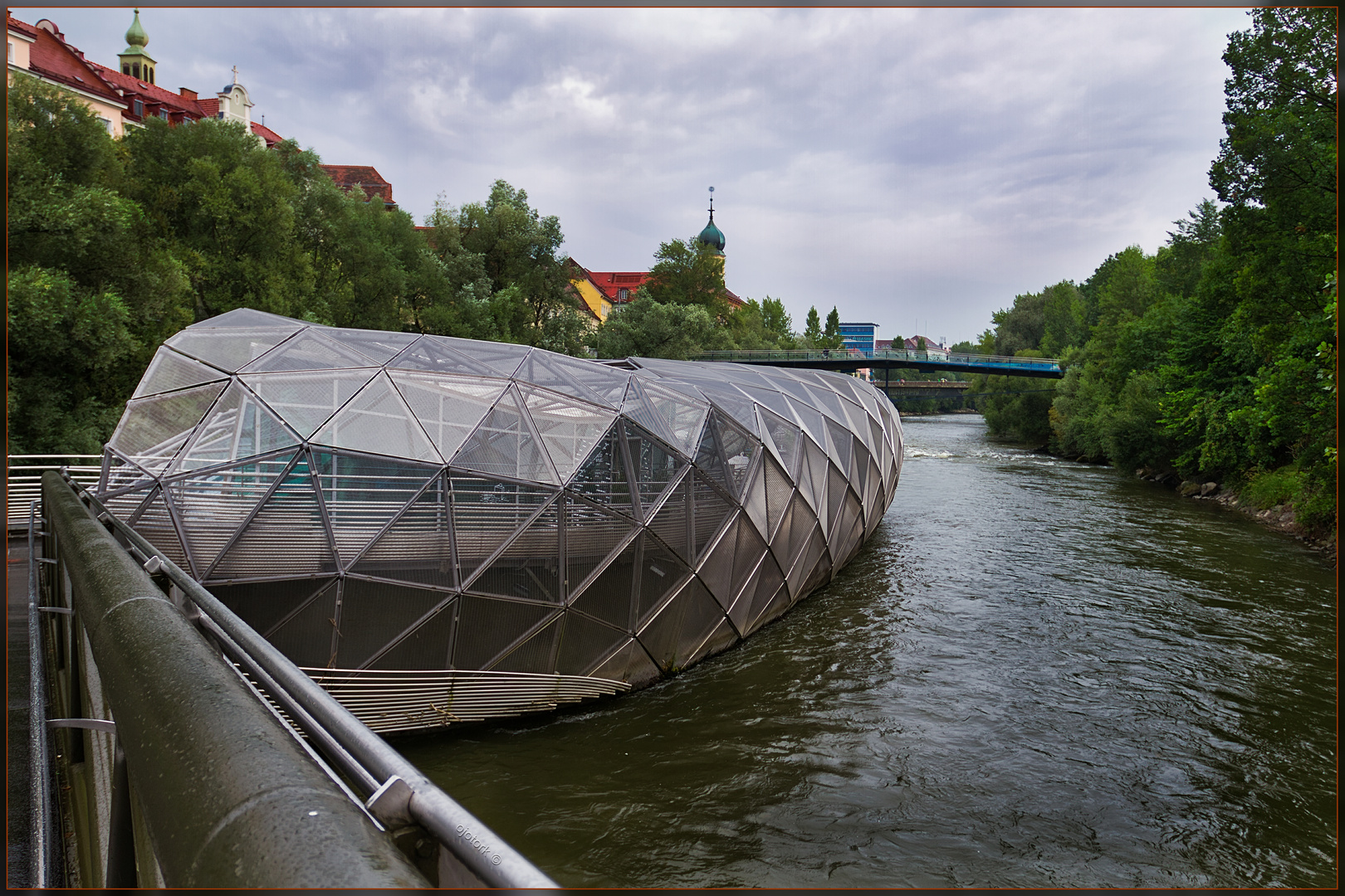 -Insel aus Stahl-