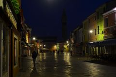 Insel Burano in der Nacht.