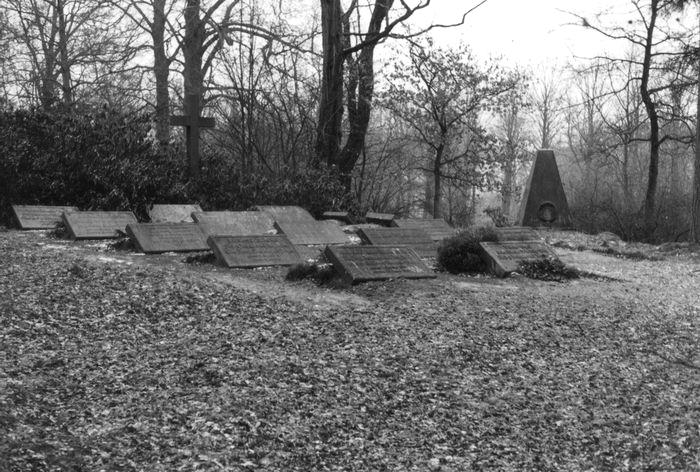 Insel Der Seligen Im Schlosspark Foto Bild Architektur Friedhofe Historische Bilder Auf Fotocommunity
