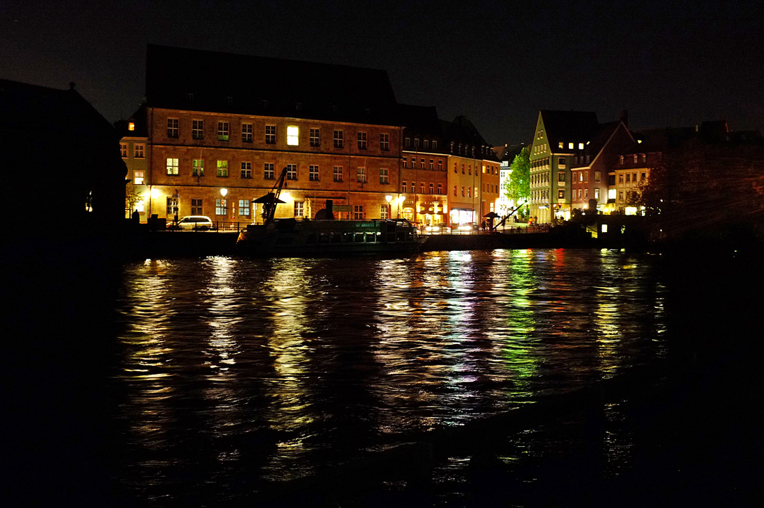 Insel im Meer der Nacht