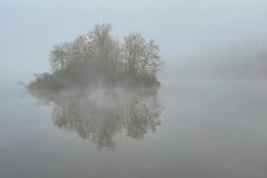 Insel im Nebel