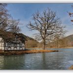 Insel mit Schwanenhaus