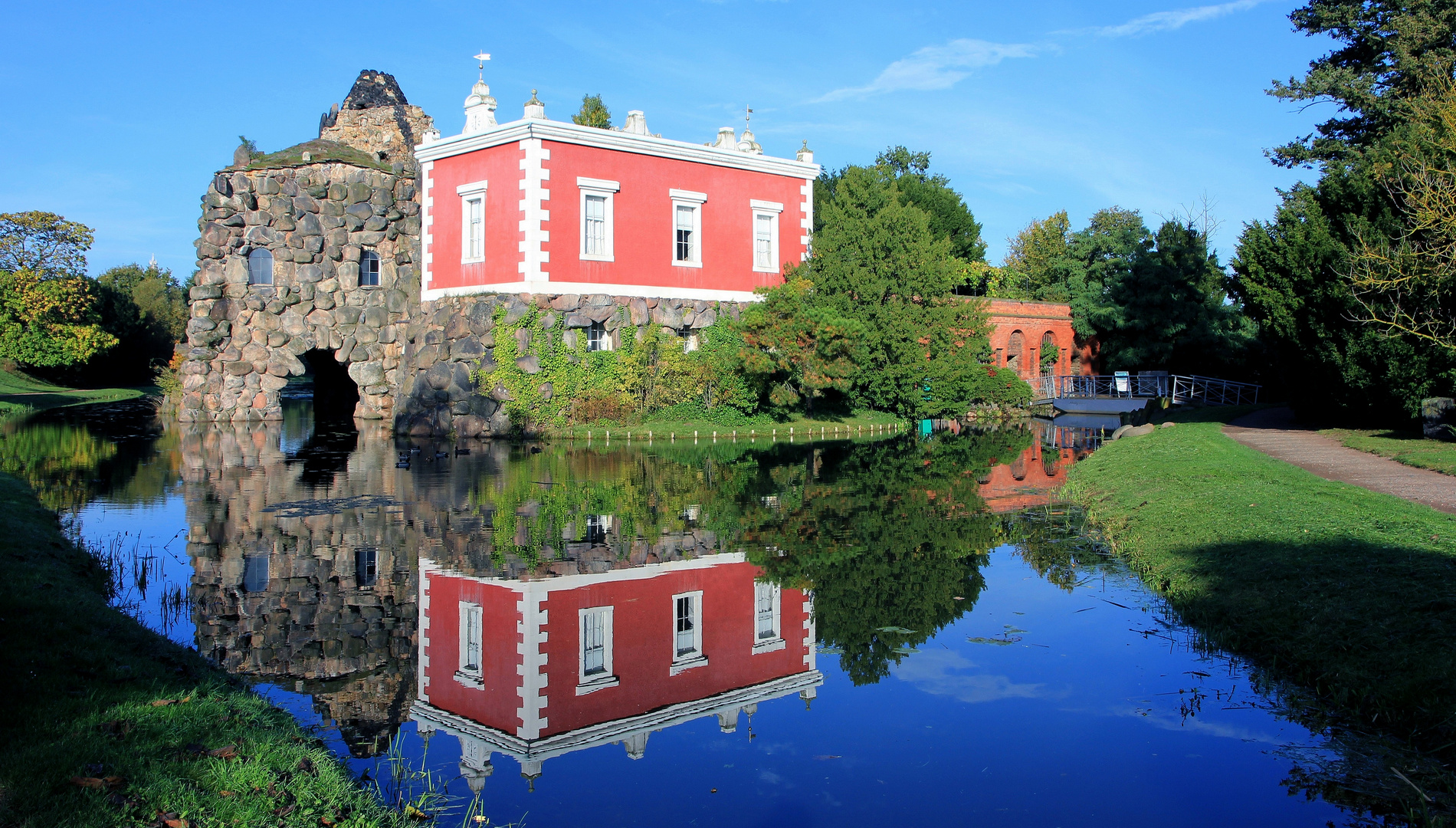 INSEL STEIN MIT VESUV & VILLA HAMILTON