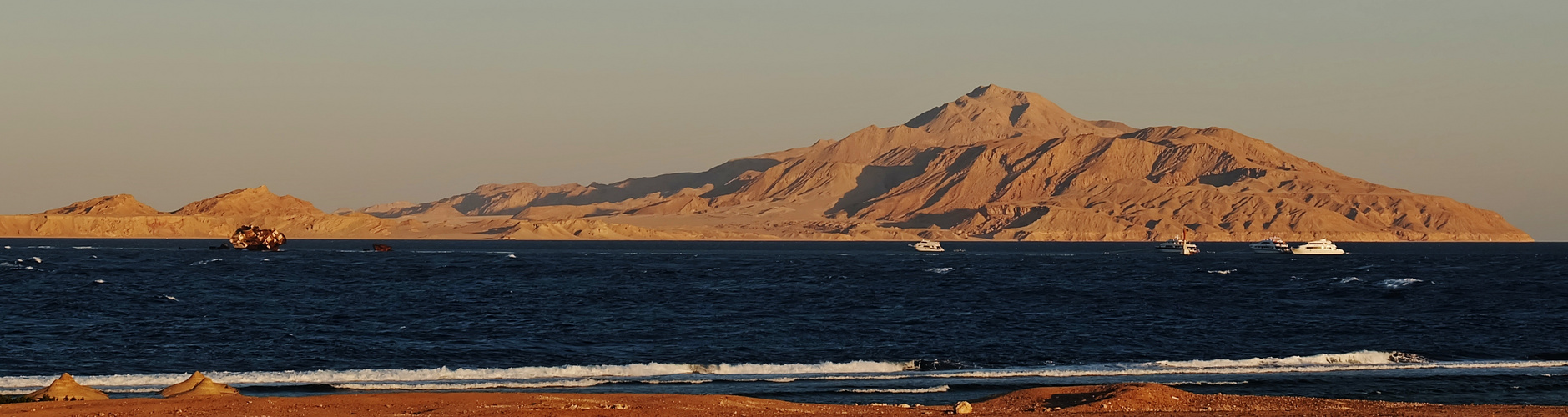 Insel Tiran bei Sonnenuntergang