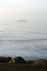 Insel Willhelmstein auf dem zugefrorenen Steinhuder Meer