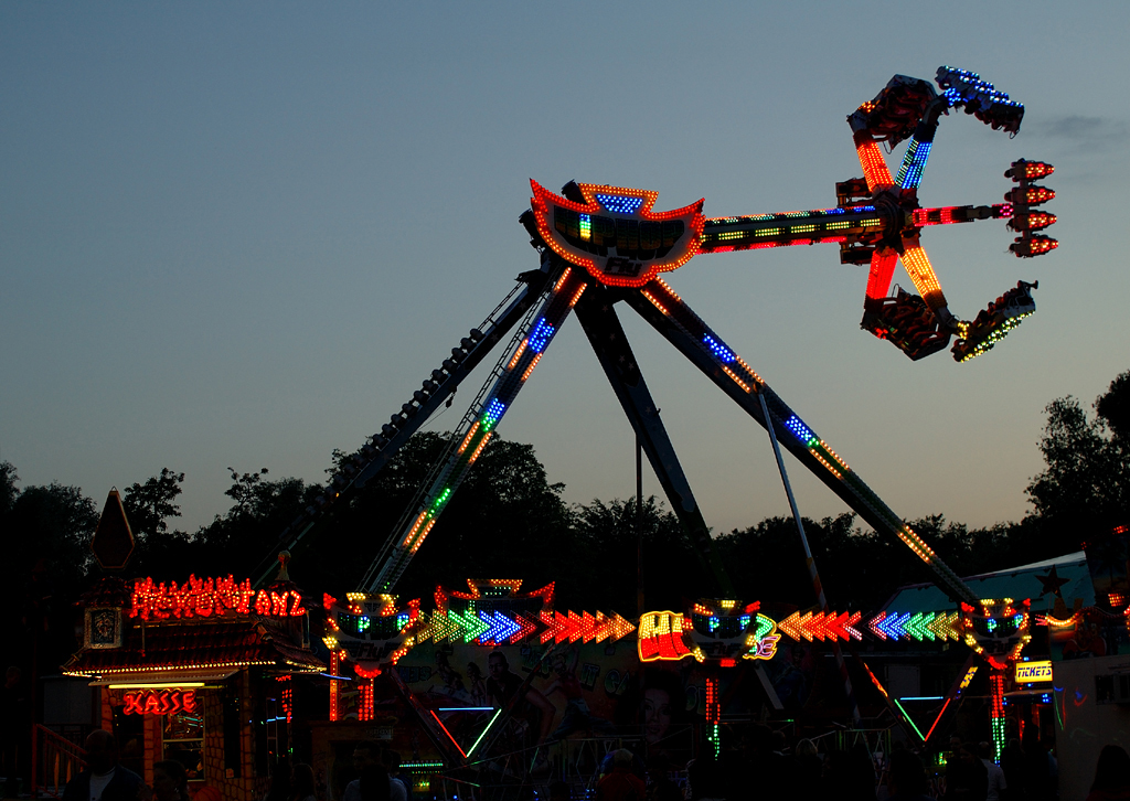 Inselfest Köln-Zündorf zur blauen Stunde