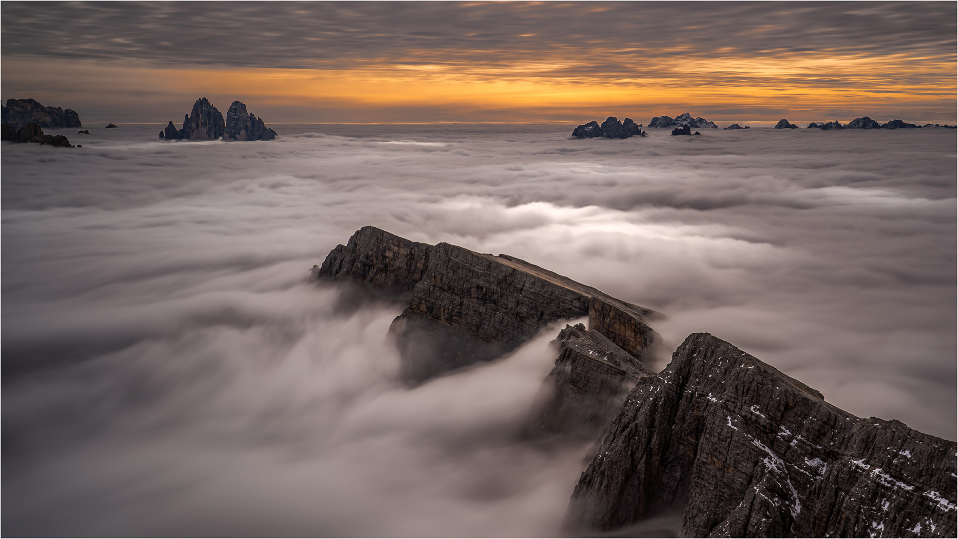 Inseln aus Stein und Zeit