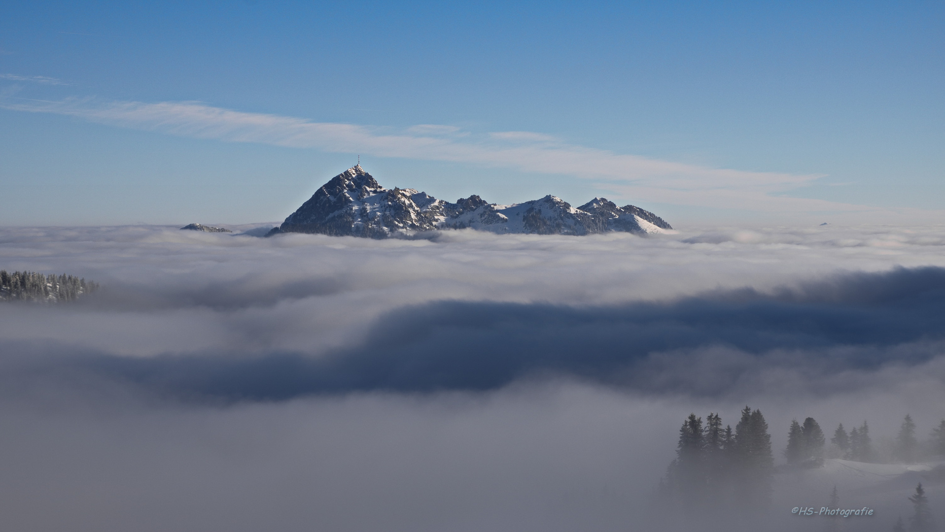 Inseln im Wolkenmeer